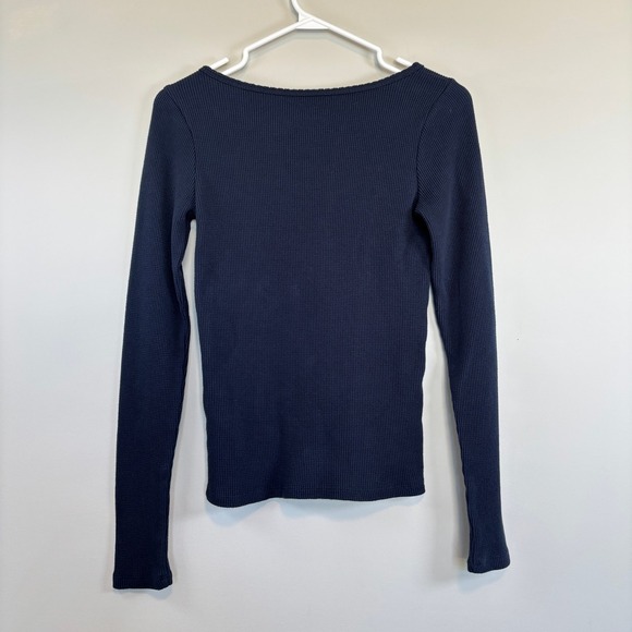 Hollister Women's Size Medium Thermal Long Sleeve Scallop Neck Layering Piece - Picture 6 of 9